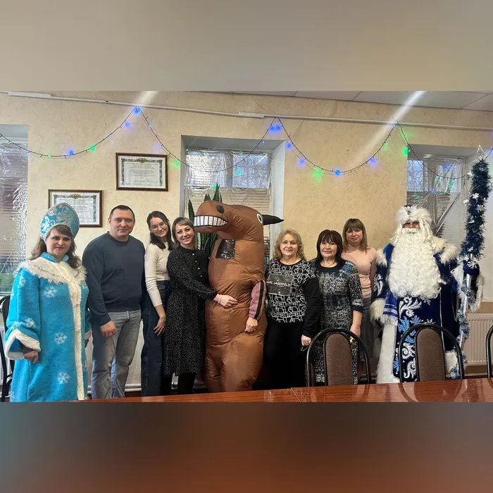 Праздничное турне по организациям поселения.