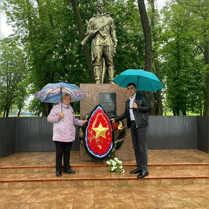возложение братская могила